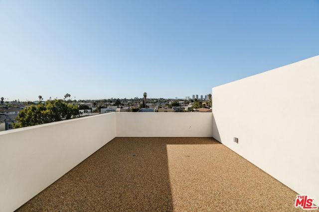 Foto del edificio - 1954 S Garth Ave