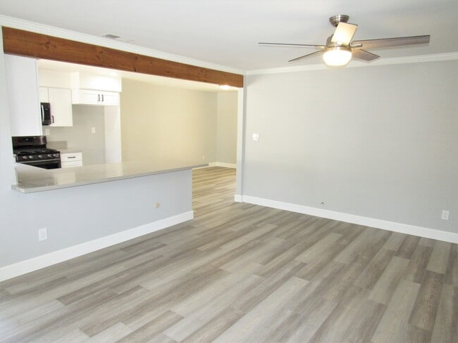 Foto del edificio - 212-218 E. Culver Avenue