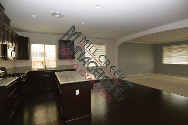 Building Photo - NW 3 Bedroom 2 Bath home - No Pets