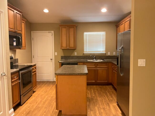 Building Photo - 2132 Cherokee Cove Trl