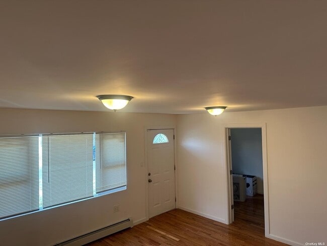 Building Photo - 225 Doherty Ave
