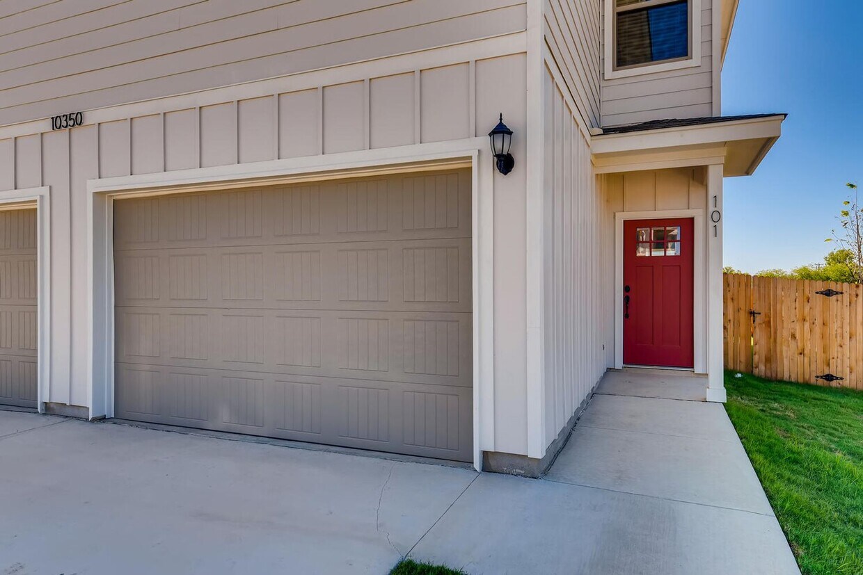Foto principal - 10343 Lynwood Branch