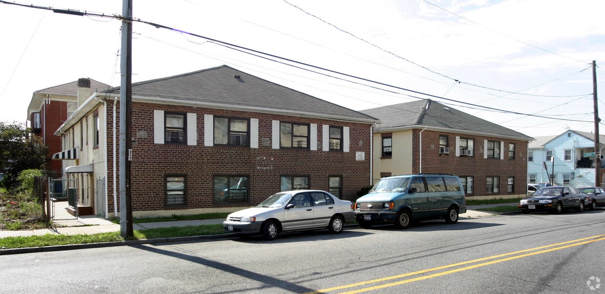 Building Photo - 147-149 Beach 59th St
