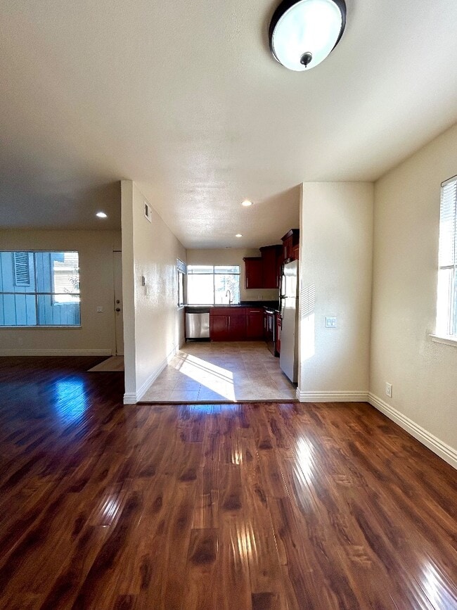 Building Photo - 942 Summerside Dr