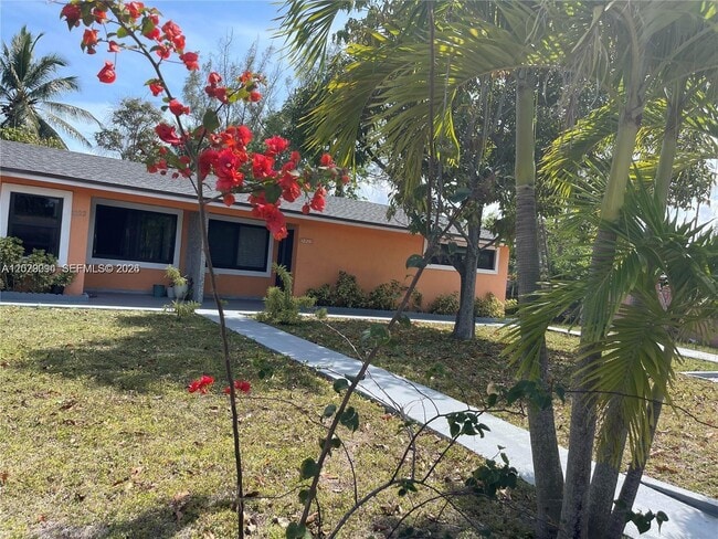 Foto del edificio - 1220 NE 116th St