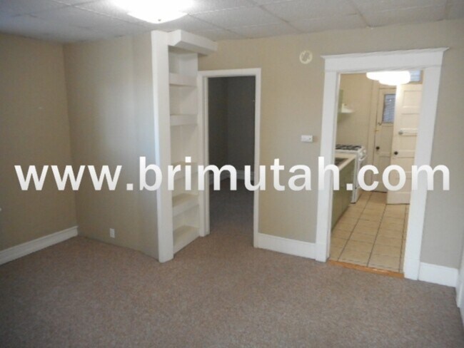 Building Photo - 273-275 S. 400 E. - 6