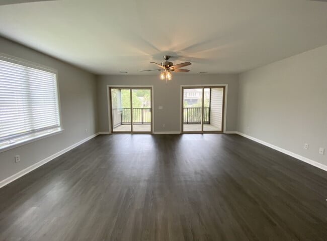 Foto del edificio - Four Bedroom Townhome Located on Hilton He...