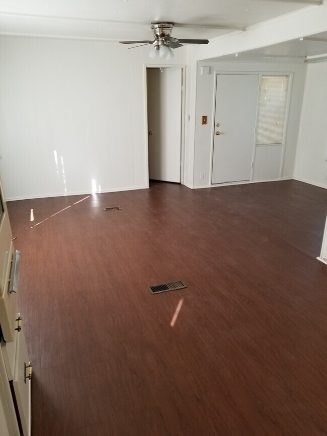 Foto del edificio - 8751 Yuba Rd