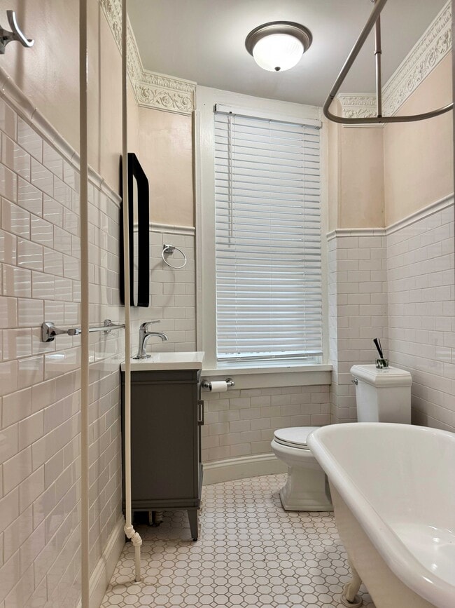 Foto del edificio - 2615 N Calvert St