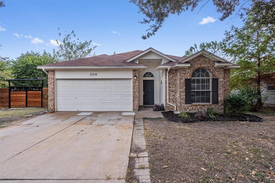 Primary Photo - 204 Mallard Cove