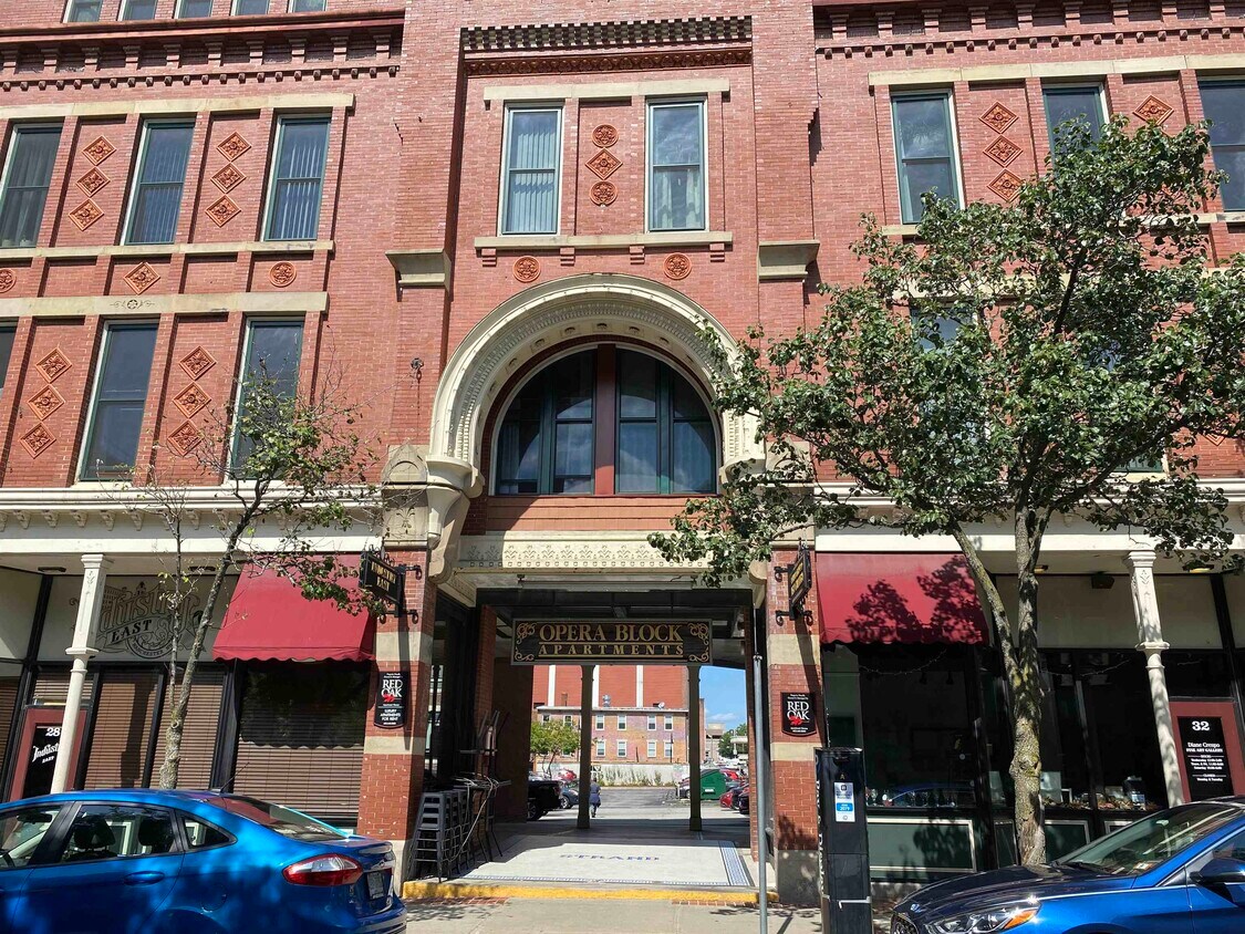 Primary Photo - 30 Hanover St