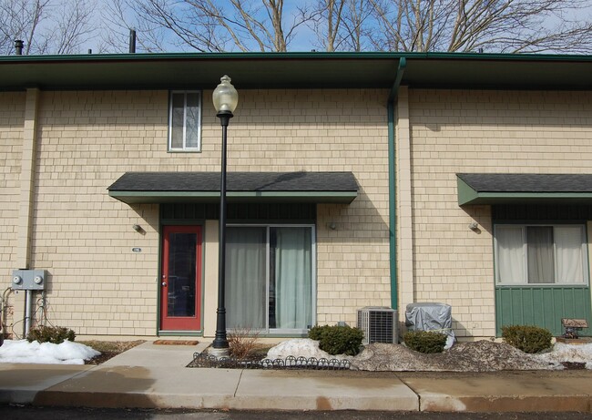 Foto del edificio - 1785 Hideaway Lane Dr