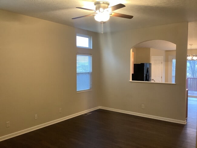 Building Photo - 3084 Summitrun Dr