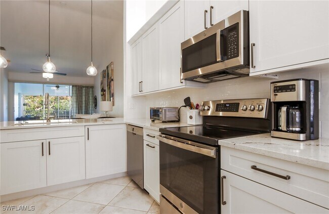 Foto del edificio - 2585 Old Groves Rd