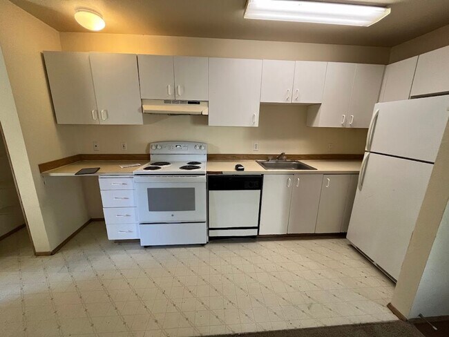 Foto del edificio - 131-149-149 SE 151st Ave