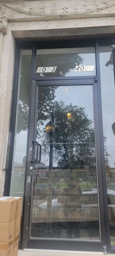 Foto principal - 4053 S Calumet Ave