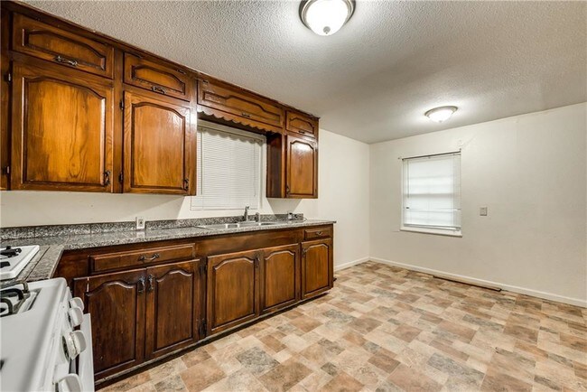 Foto del edificio - 2323 Millermore St