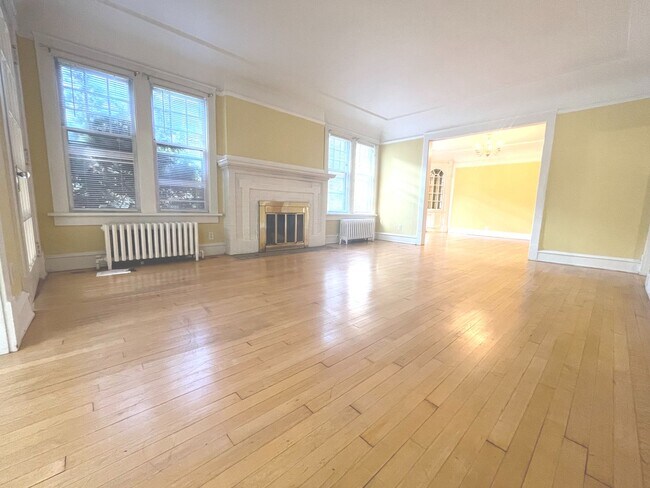 Foto del edificio - 2533 N Lake Dr