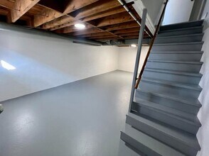 Building Photo - 836 Collins Ave