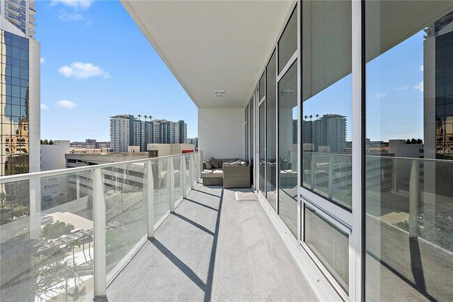 Foto del edificio - 175 1st St S