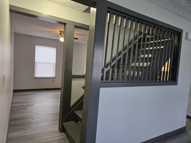 Building Photo - 6048 Trowbridge Way