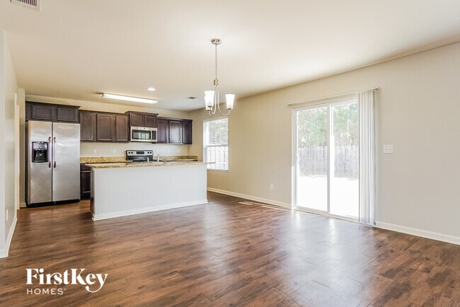 Building Photo - 141 Rosegate Dr