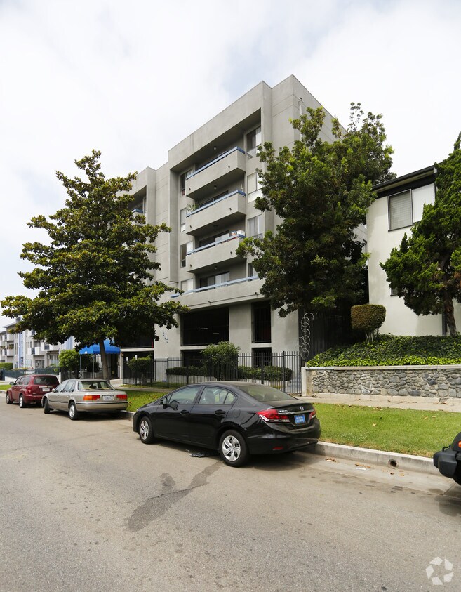 Foto del edificio - 235 S Occidental Blvd