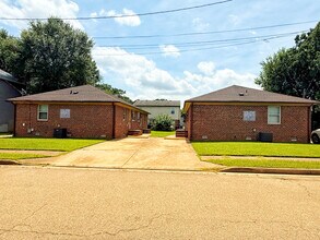 Building Photo - 1553 Hemlock St