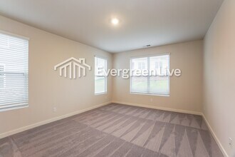 Building Photo - 856 Bur Oak Ct