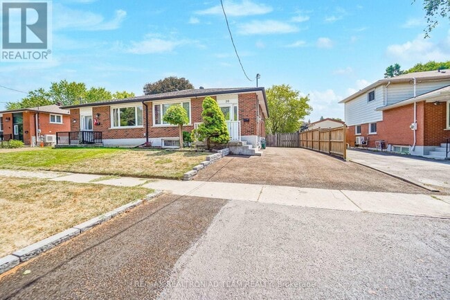 Building Photo - 20 Little Ave