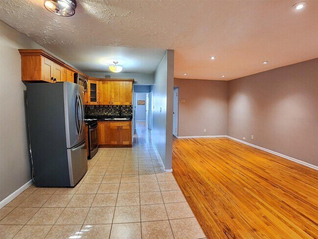Foto del edificio - 1355 E 99th St