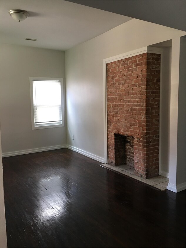 123 Washington Ave, Clarksburg, WV 26301 Townhouse for Rent in