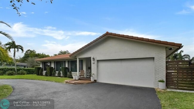 Building Photo - 661 S Fig Tree Ln