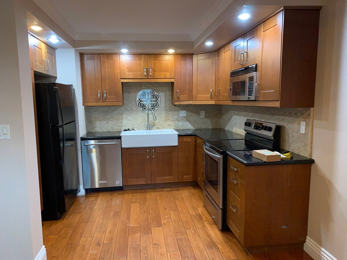 Primary Photo - 382 Coronado Ave