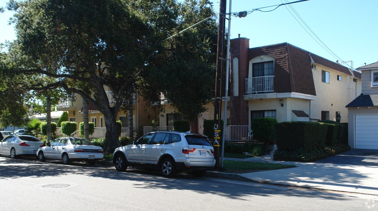 Building Photo - 2354-2358 Florencita Ave