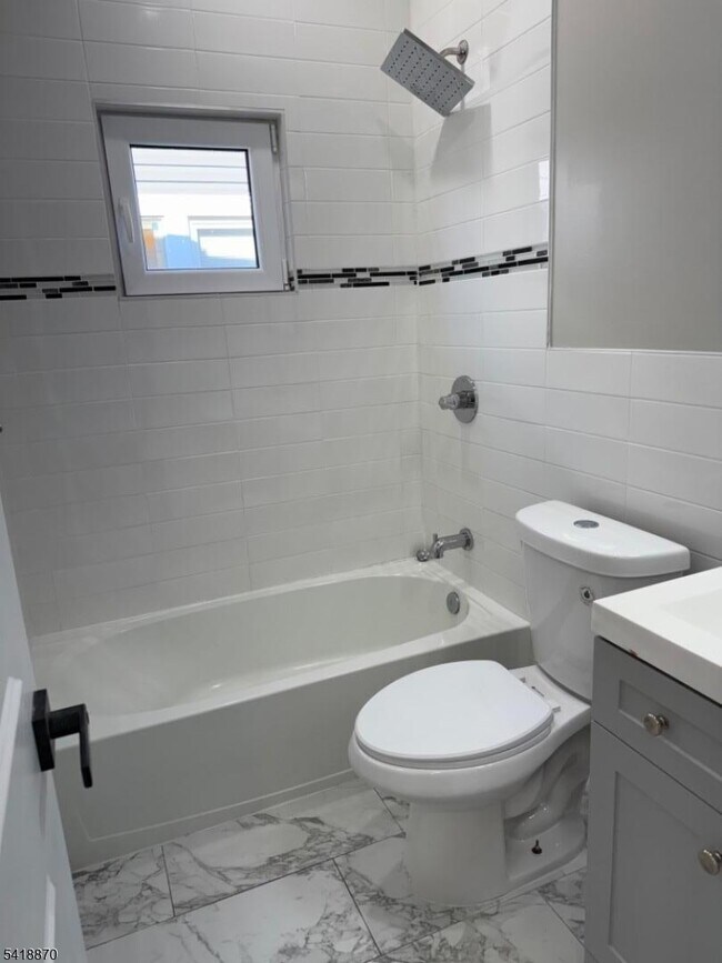 Foto del edificio - 492 S 20th St