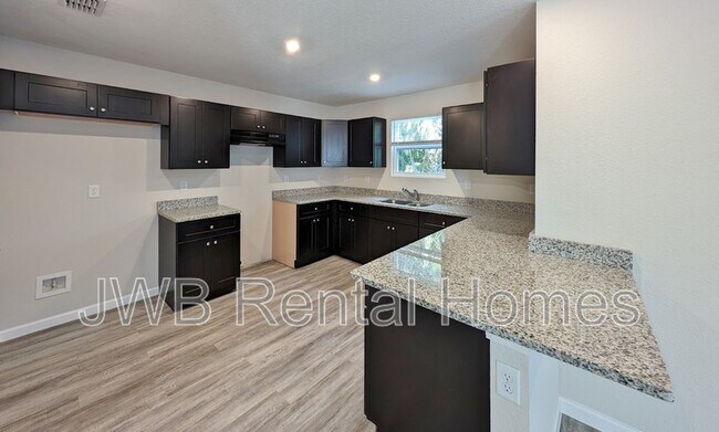 Photo - 835 Oakley St House