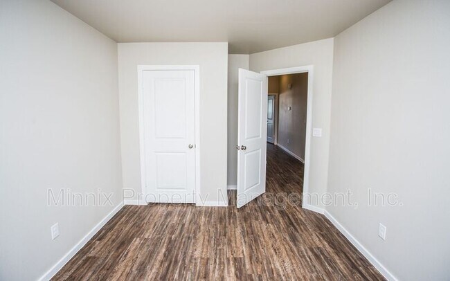 Building Photo - 2116 Langford Ave
