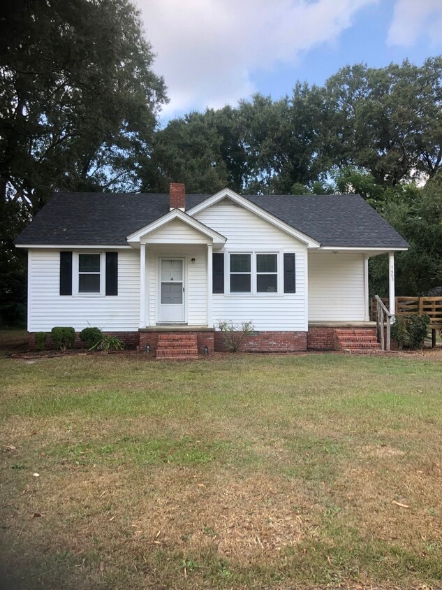 Front - 1403 N Humphrey St