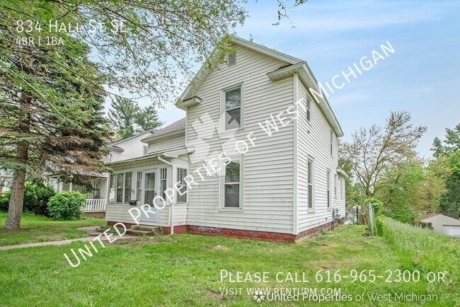 Building Photo - Available Now| Cute & Cozy 4 Bedroom, 1 Ba...