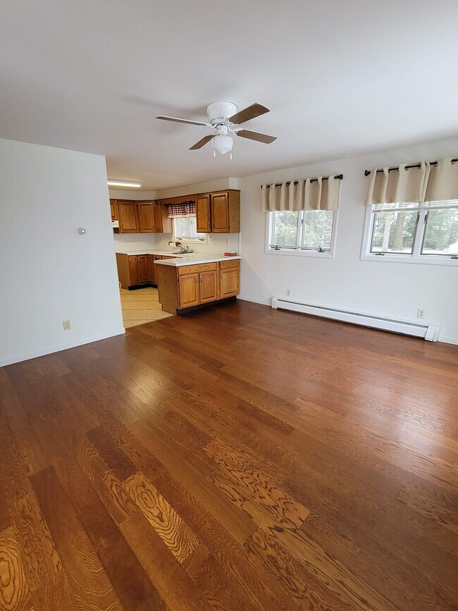 Building Photo - 107 N Bertrand Rd