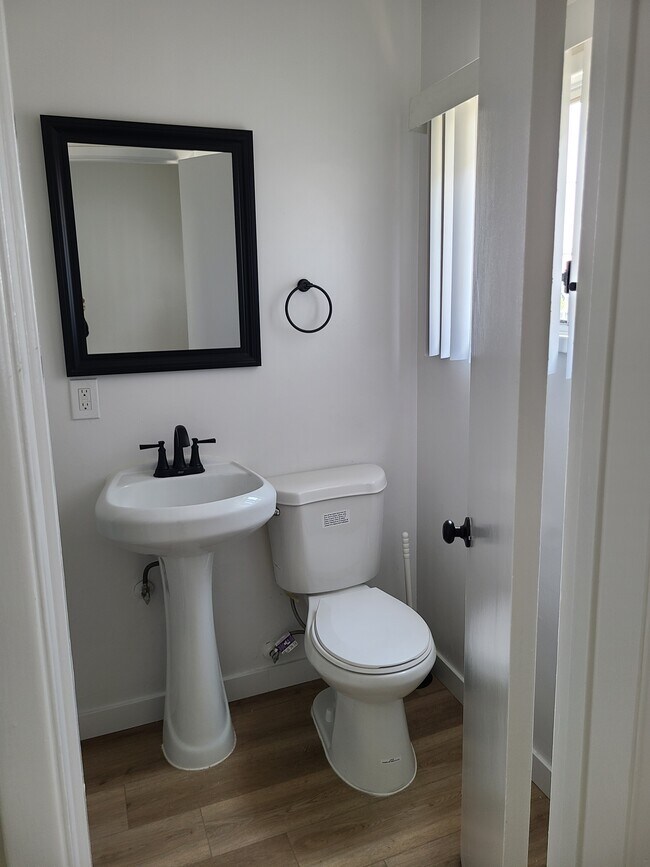 Foto del edificio - 2026 Hermosa Ave