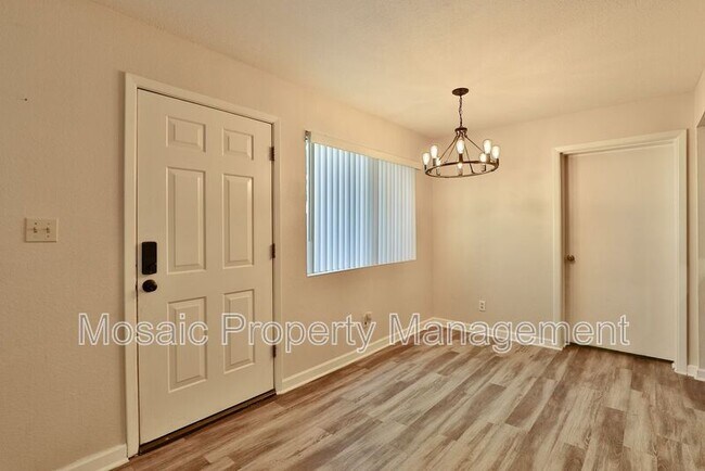 Foto del edificio - 1223 N Granite Reef Rd