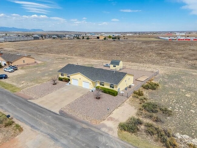Building Photo - 435 E Stardust Dr