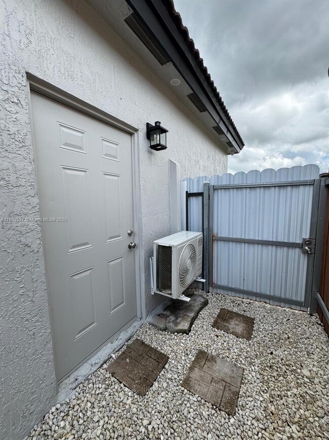 Building Photo - 13431 SW 280th Terrace