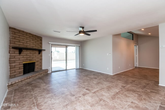 Building Photo - 10213 N 51st Dr