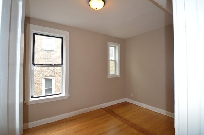 Foto del edificio - 2934 W Diversey Ave
