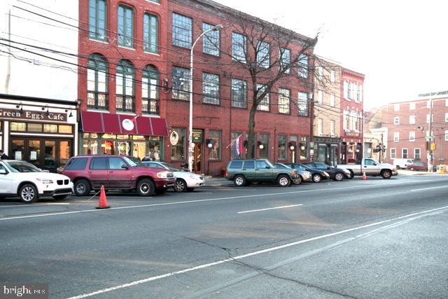 Primary Photo - 712 N 2nd St
