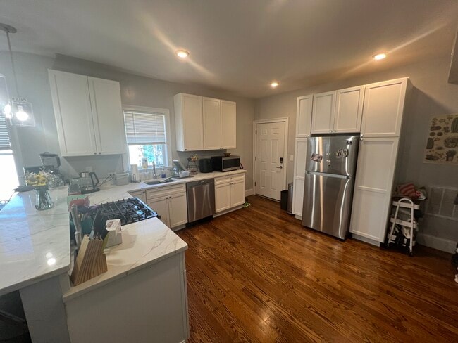 Building Photo - 337 Highland Ave