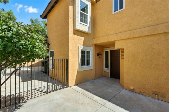 Foto del edificio - 6979 Walker Ct